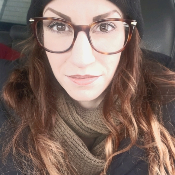 Meet your Posher, Erica - Picture 4 of 4